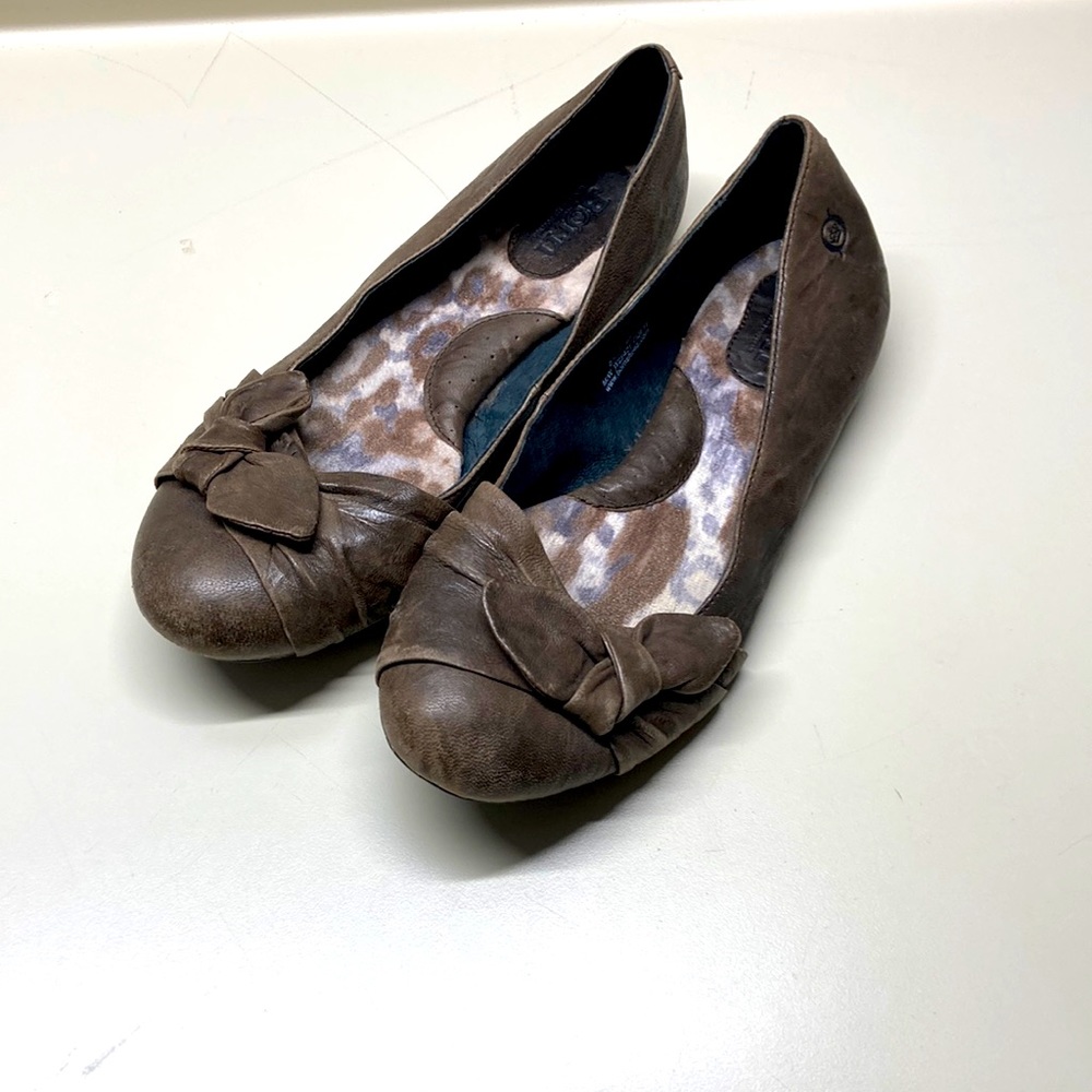 Born Brown Leather Flats Size 8.5